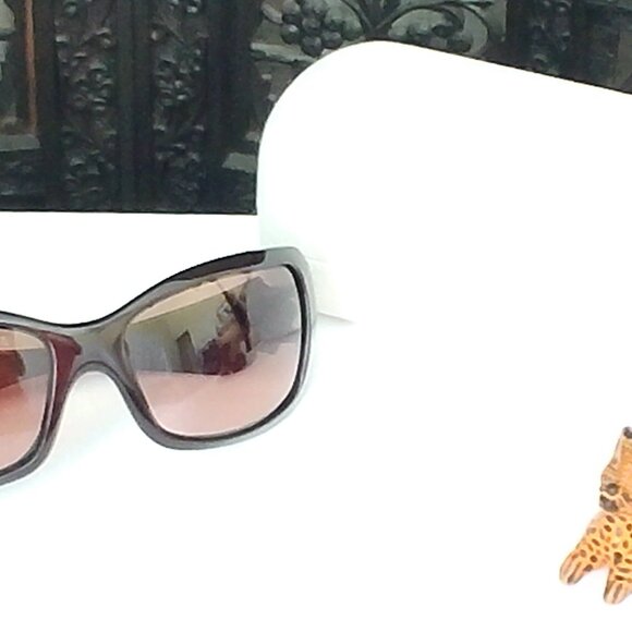 Womens Oakley Sunglasses - Picture 2 of 6